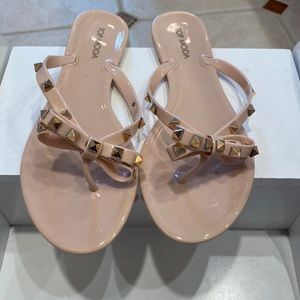 Women’s sandals